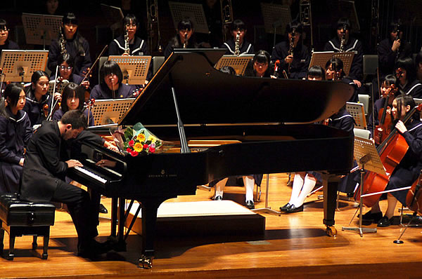 In concert with middle school students from Fukushima. March 2012. (Photo by Eloise Campbell)